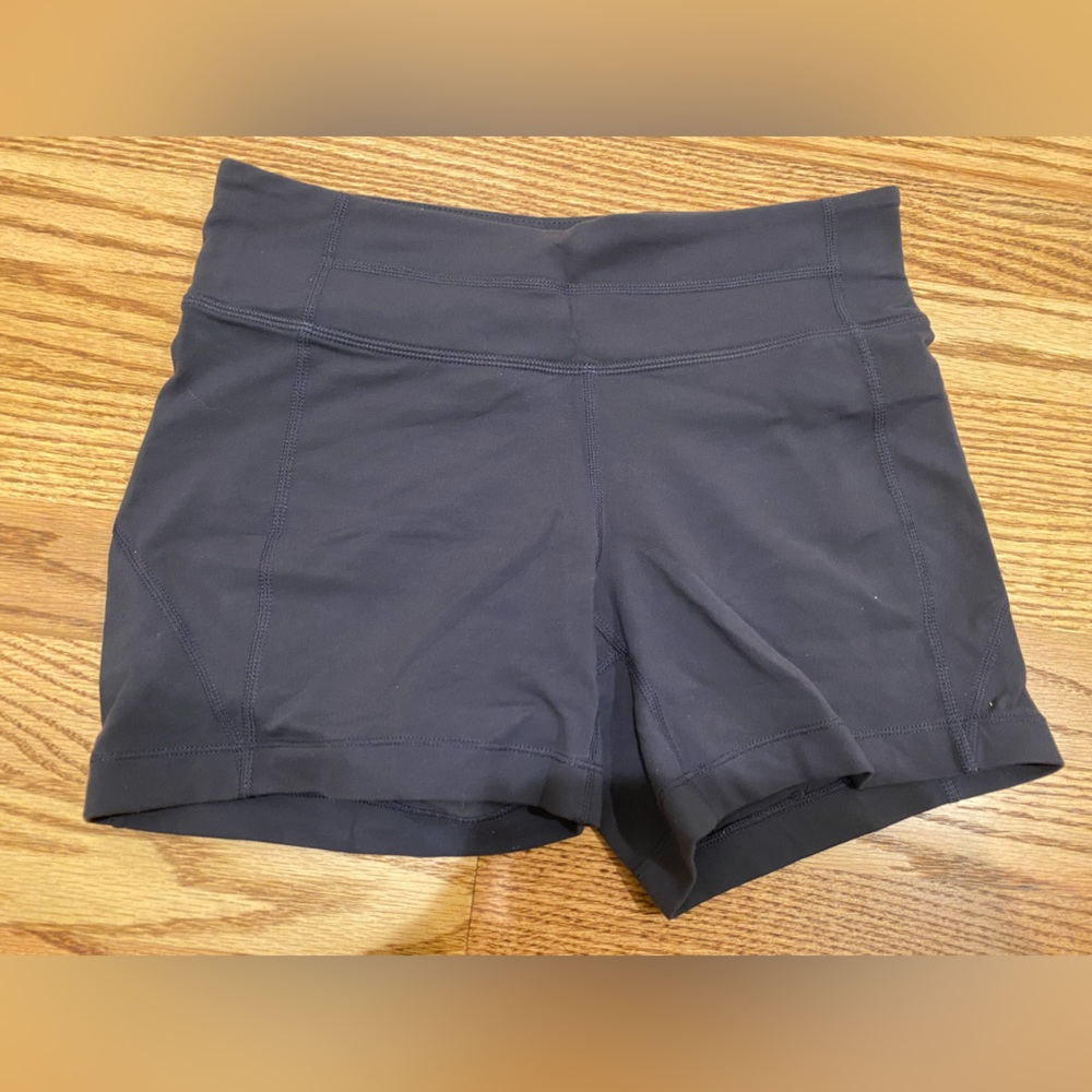 Athleta size small charcoal grey kick booty shorts
